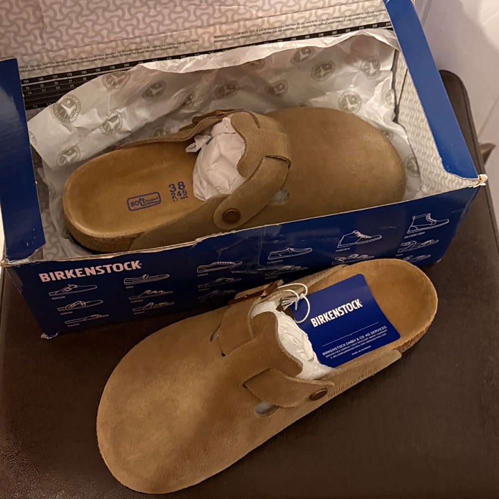 NIB Birkenstock Boston Taupe Slides